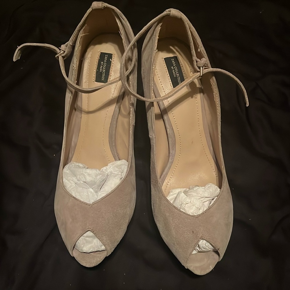 Gray Suede Zara Platform Pumps, size 40